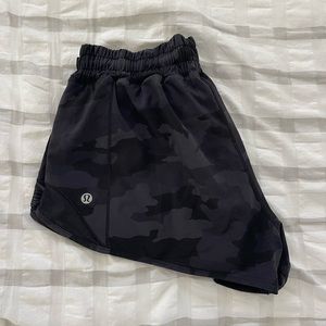 Black camo lululemon hotty hot shorts